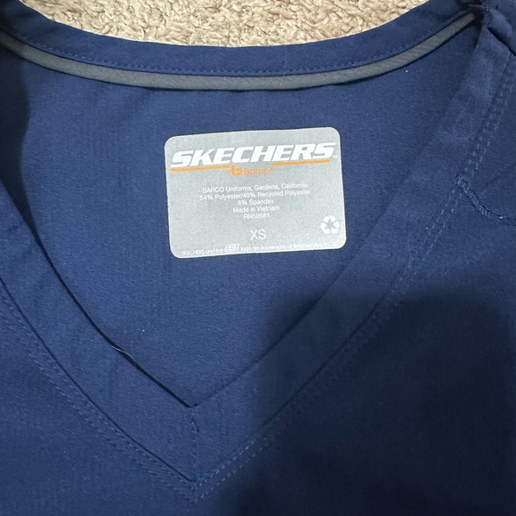 Sketchers Scrub Set - Picture 2 of 5